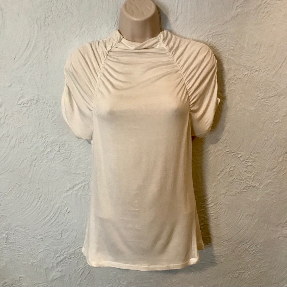 Color FX Cream Ruched Short Sleeve Top Size M